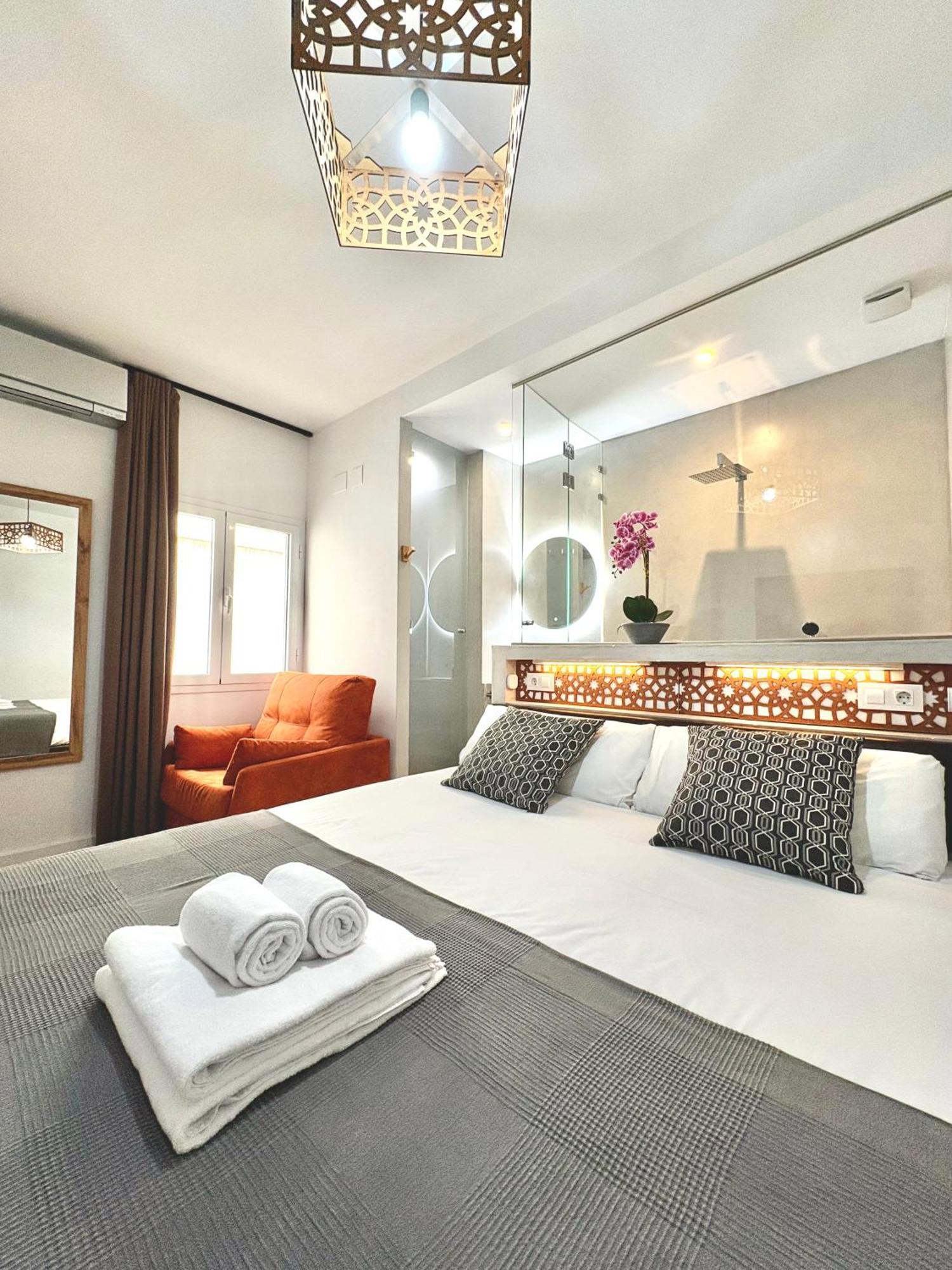 Unique House - Private Spa&Pool -Stayin세비야 외부 사진